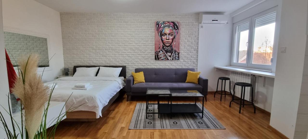 Grove II Apartment = Strict City Centre Novi Sad Exterior photo